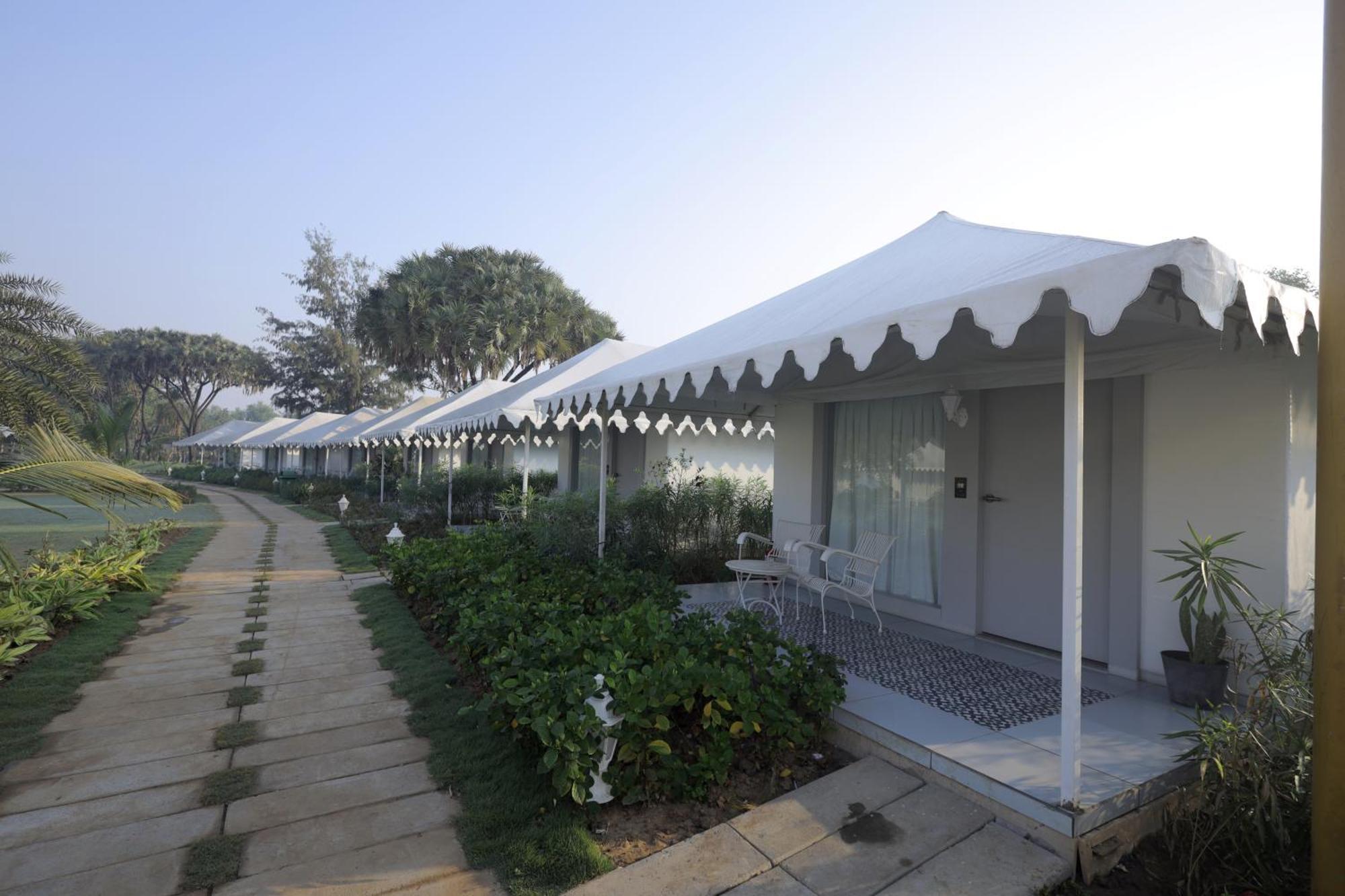 The Fern Seaside Luxurious Tent Resort Daman Dış mekan fotoğraf
